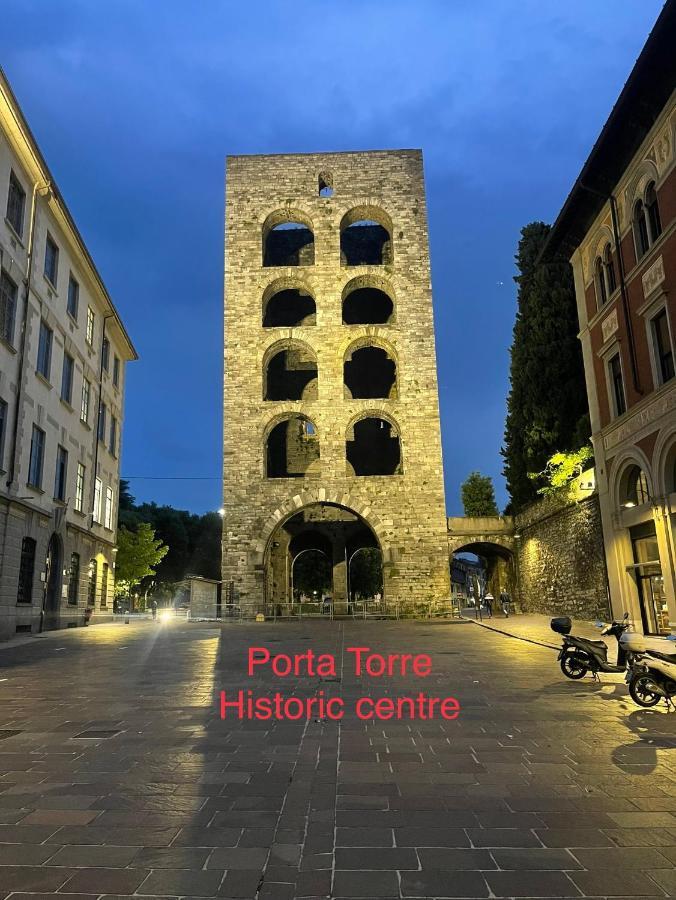 Portatorre Suite, A Charming Apartment In The Heart Of Como, Free Private Parking, Air Conditioning & More! Экстерьер фото