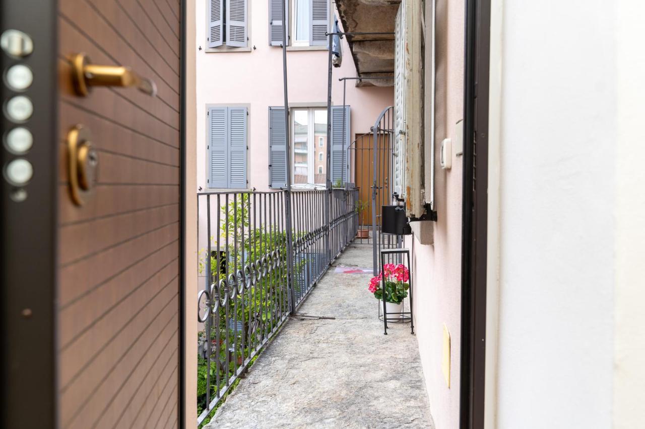 Portatorre Suite, A Charming Apartment In The Heart Of Como, Free Private Parking, Air Conditioning & More! Экстерьер фото