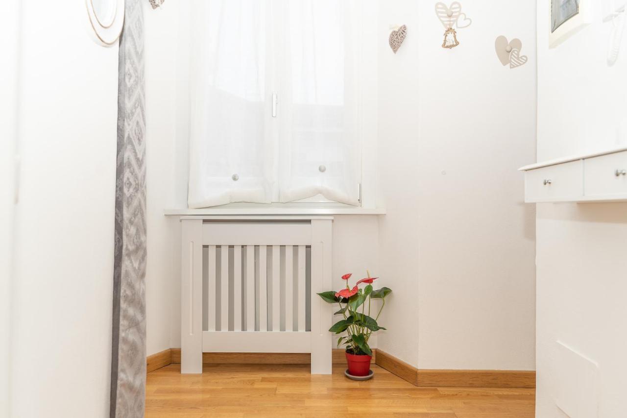 Portatorre Suite, A Charming Apartment In The Heart Of Como, Free Private Parking, Air Conditioning & More! Экстерьер фото