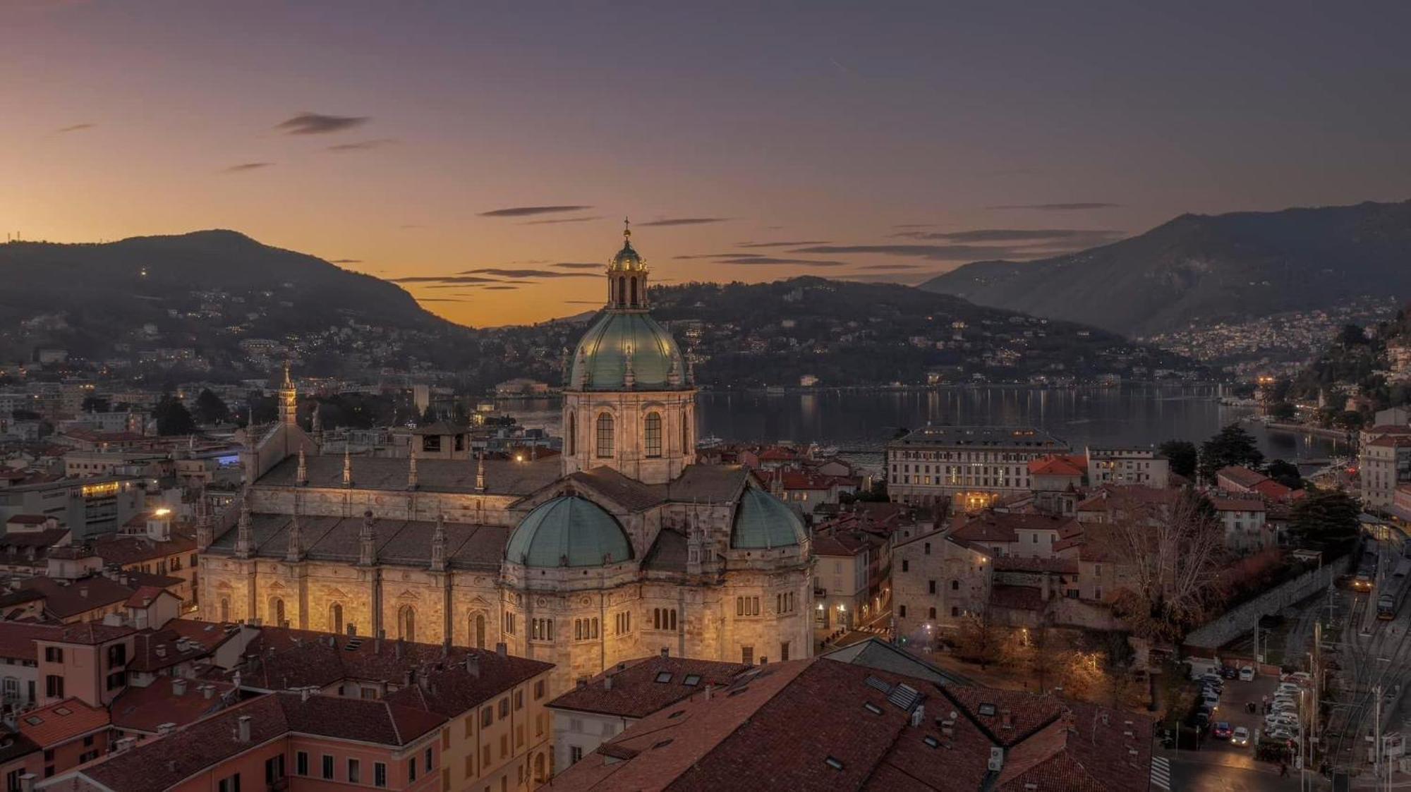 Portatorre Suite, A Charming Apartment In The Heart Of Como, Free Private Parking, Air Conditioning & More! Экстерьер фото