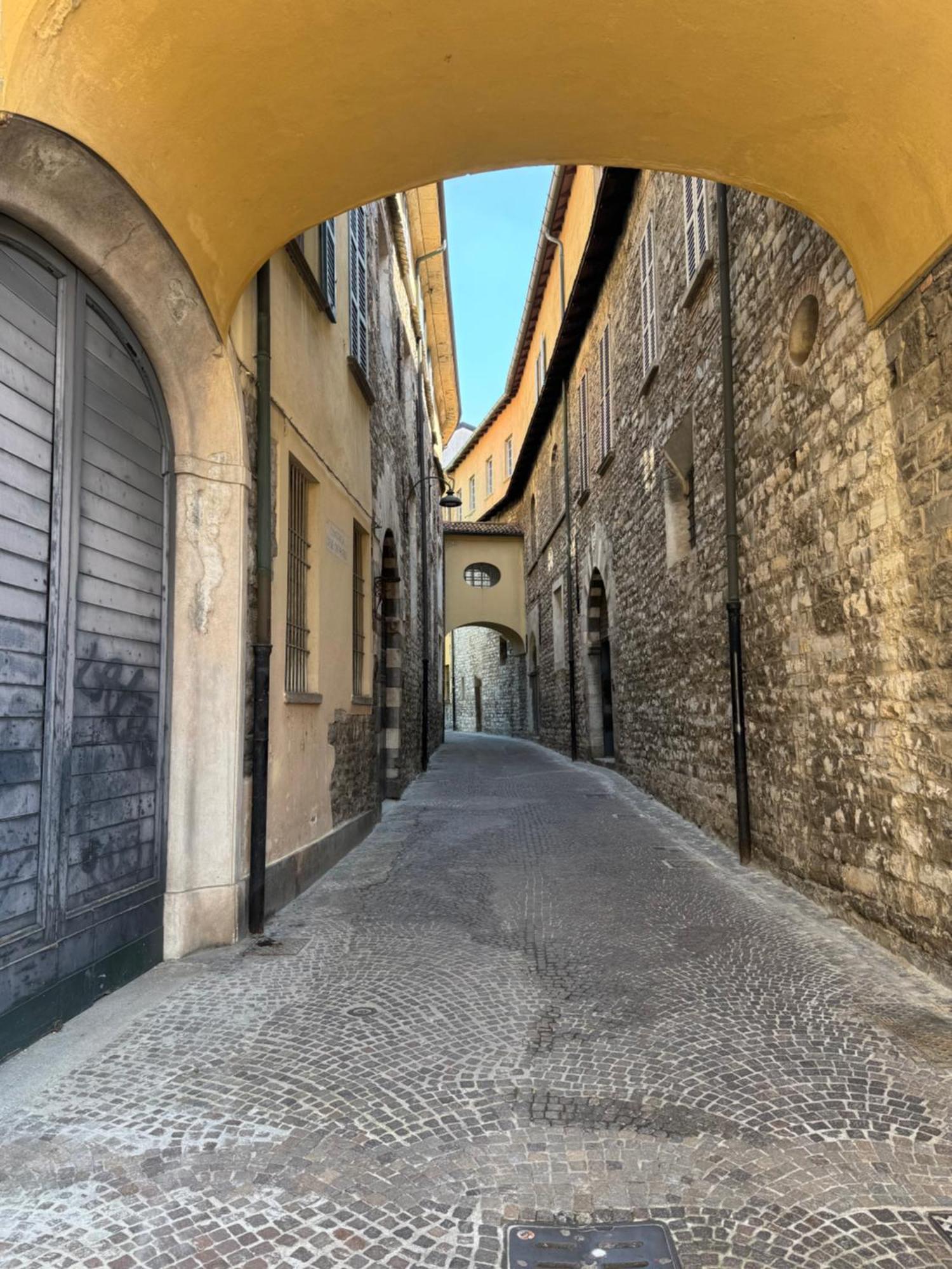 Portatorre Suite, A Charming Apartment In The Heart Of Como, Free Private Parking, Air Conditioning & More! Экстерьер фото